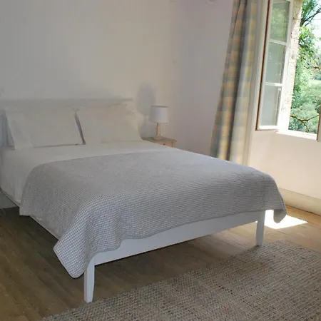 Konukevi La Ferme De Roquedure 3*